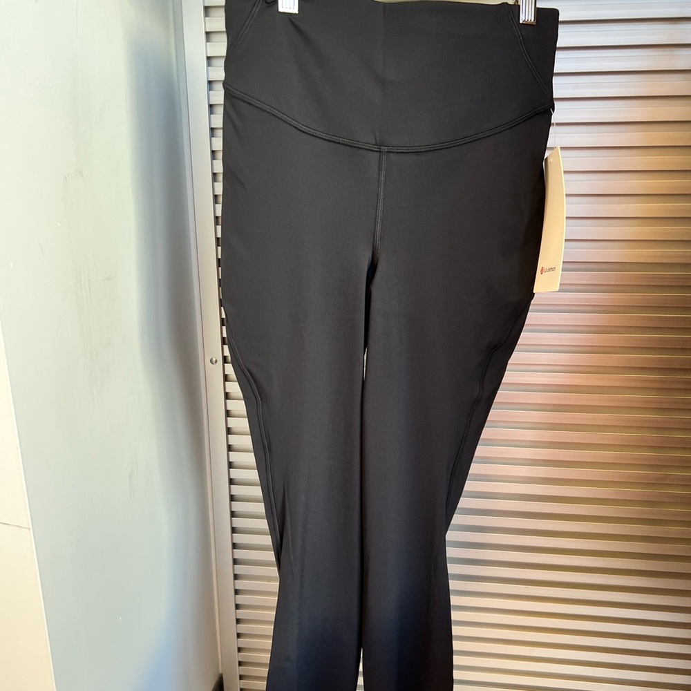 Lululemon Base Pace 28"